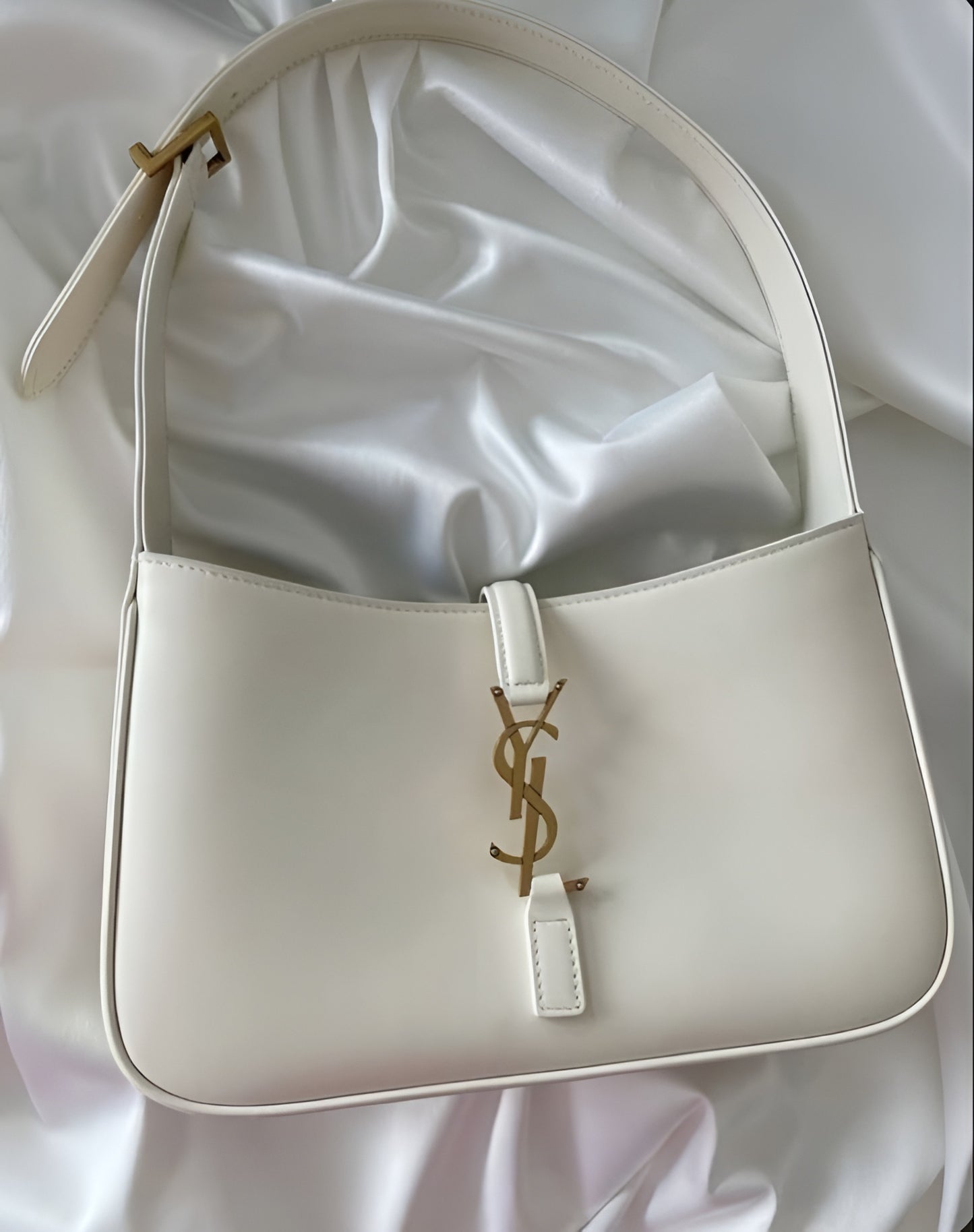 Saint Laurent Shoulder Bags