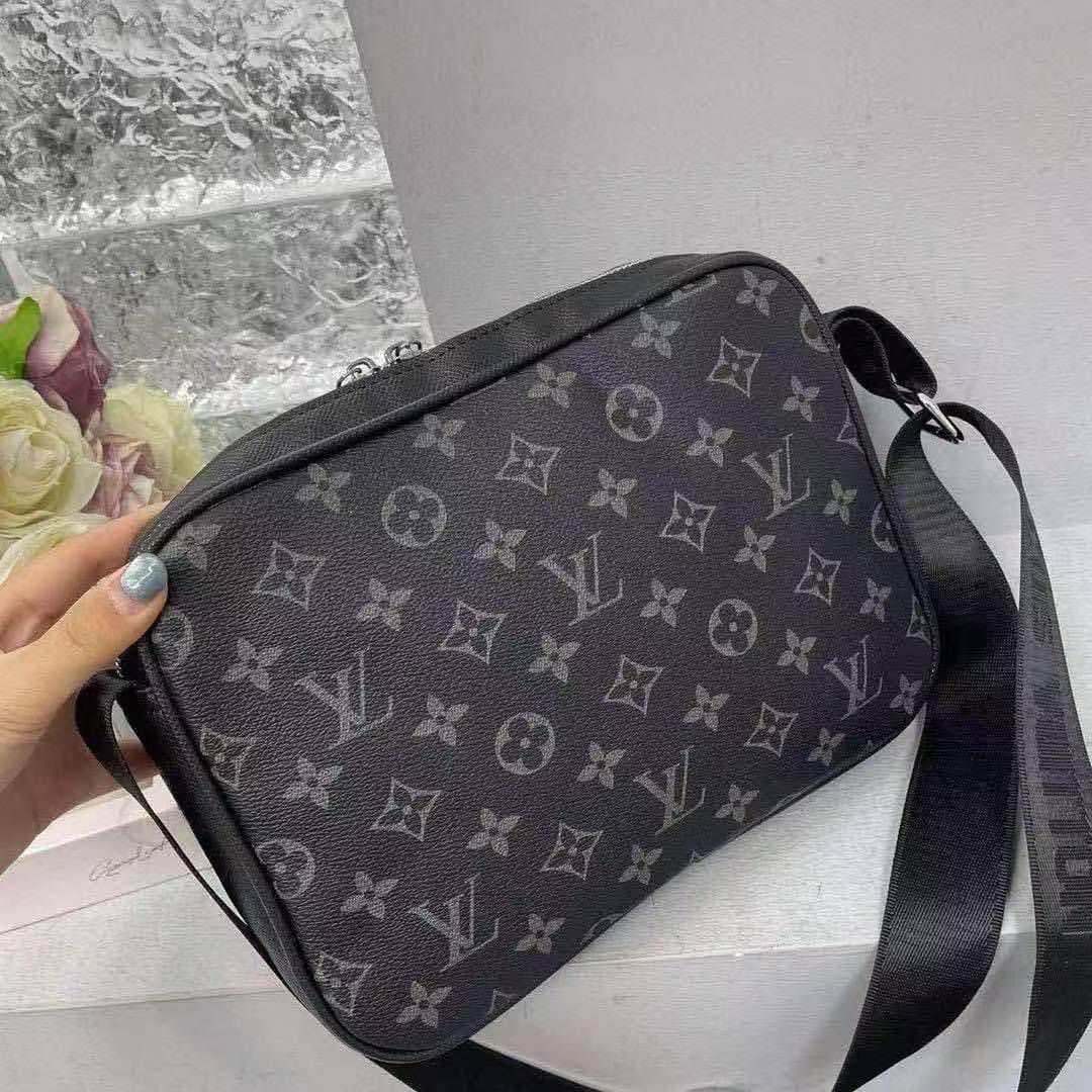 Louis Vuitton Taigarama